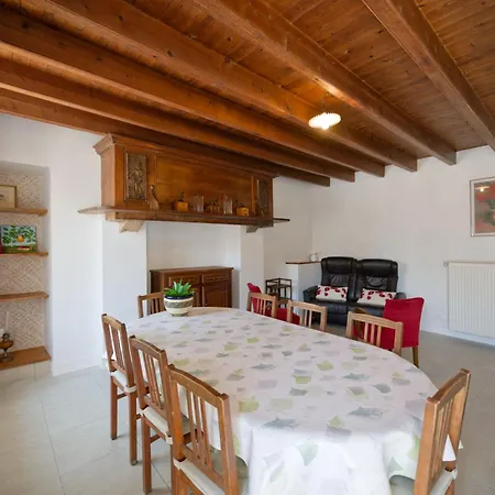 Maison De Louise